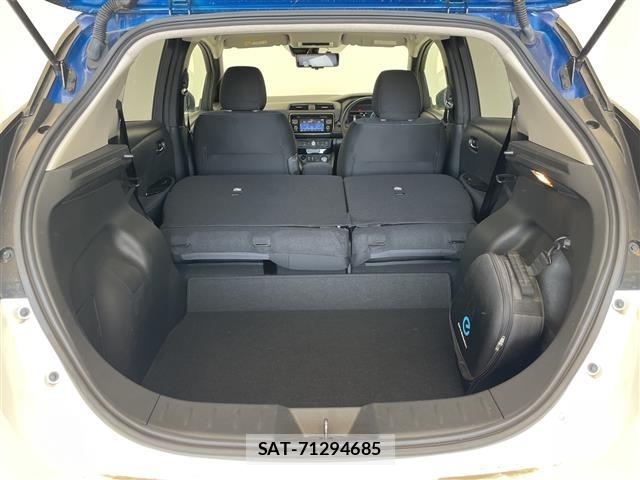 Nissan LEAF 2018 8748188-12