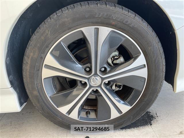 Nissan LEAF 2018 8748188-20