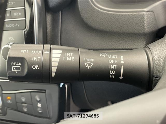 Nissan LEAF 2018 8748188-6