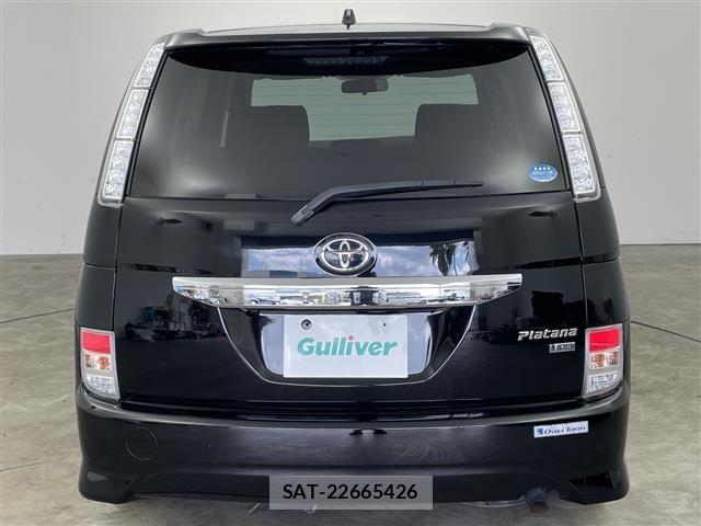 Toyota ISIS 2011 8947931-18