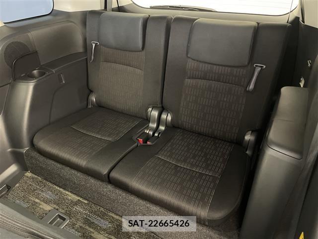 Toyota ISIS 2011 8947931-20