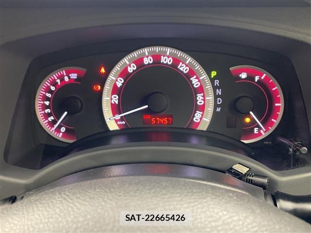 Toyota ISIS 2011 8947931-4