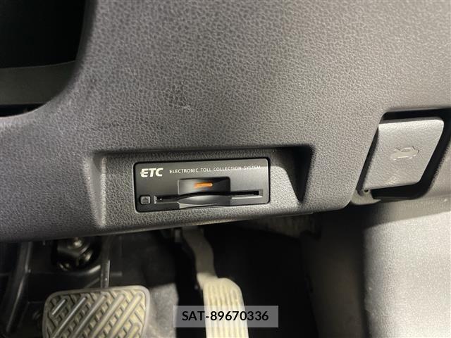 Nissan LEAF 2017 8675747-8