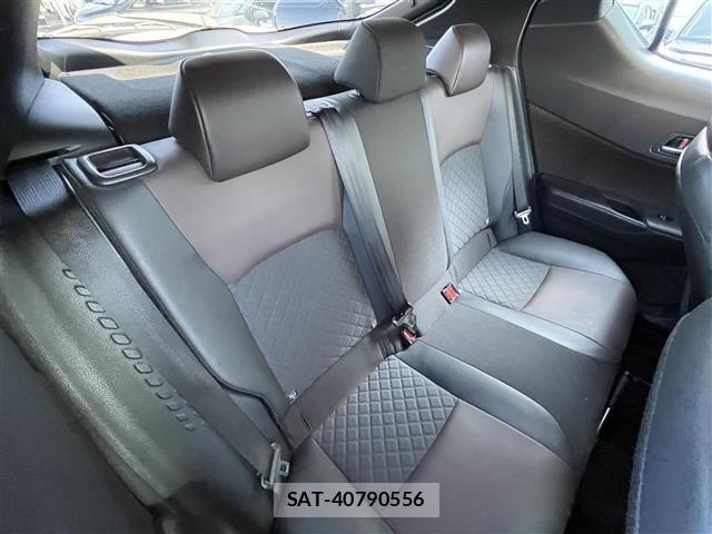 Toyota C-HR 2017 8724258-9
