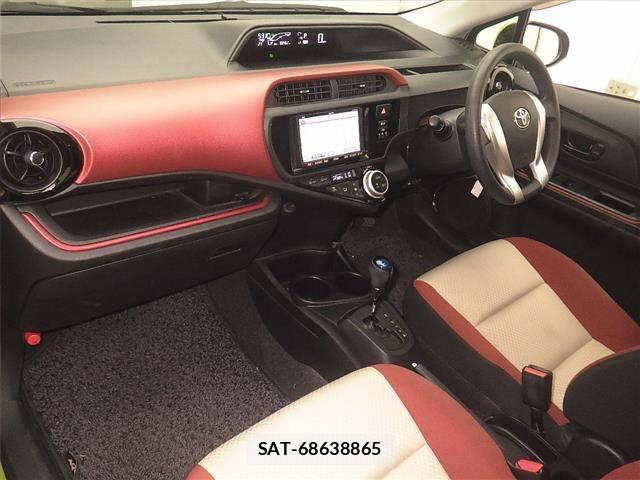Toyota AQUA 2015 8949800-4