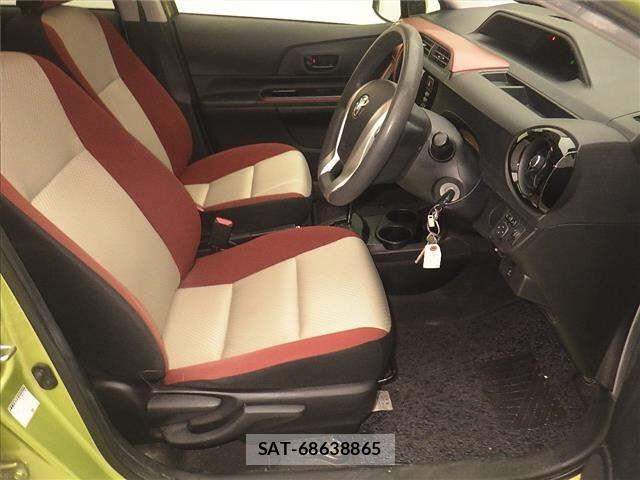 Toyota AQUA 2015 8949800-5