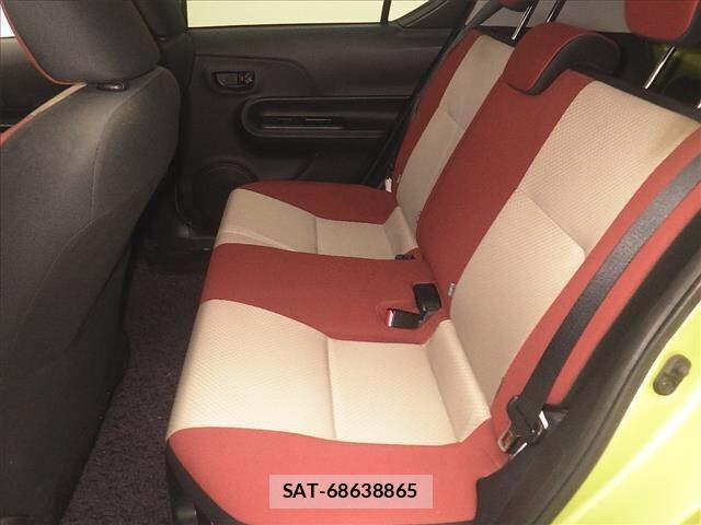 Toyota AQUA 2015 8949800-7