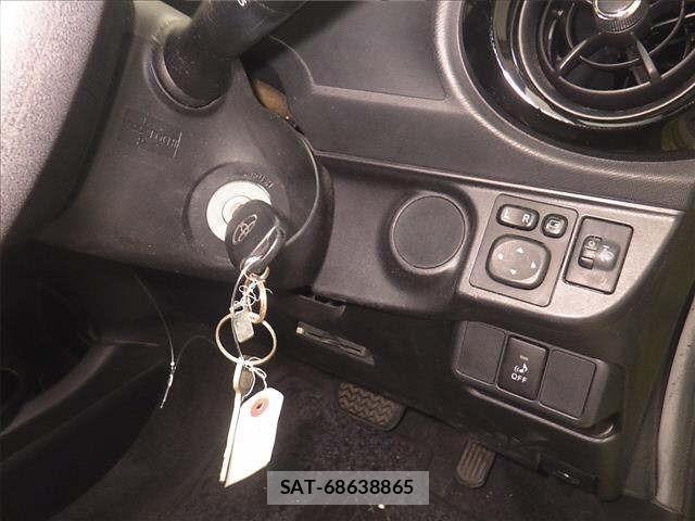 Toyota AQUA 2015 8949800-8