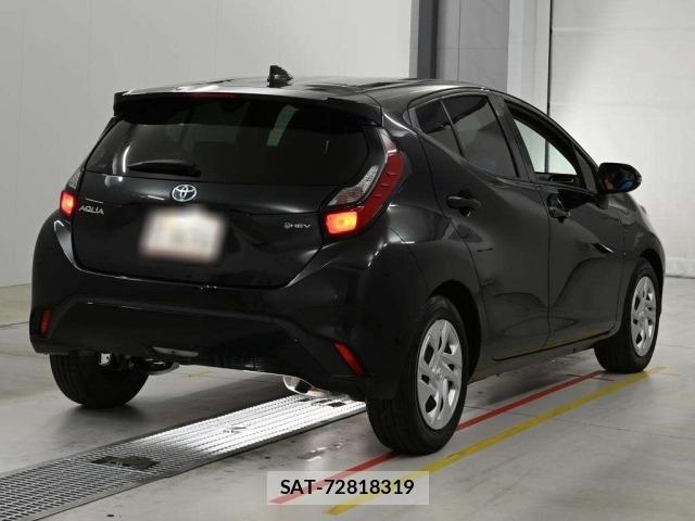Toyota AQUA 2024 8704704-1
