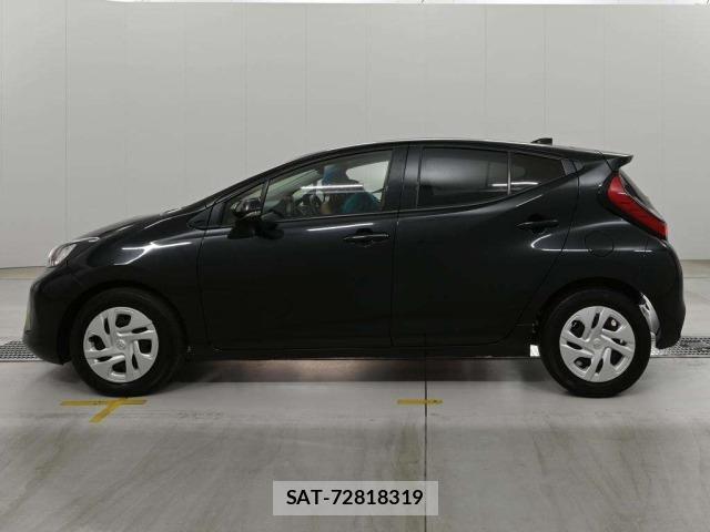 Toyota AQUA 2024 8704704-4