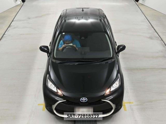 Toyota AQUA 2024 8704704-7