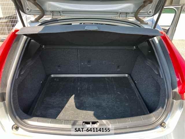 Volvo V40 2017 8705960-10