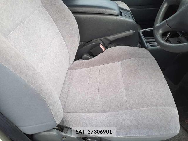 Toyota HIACE VAN 2003 8677760-10