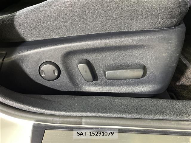 Toyota CROWN 2016 8734481-6