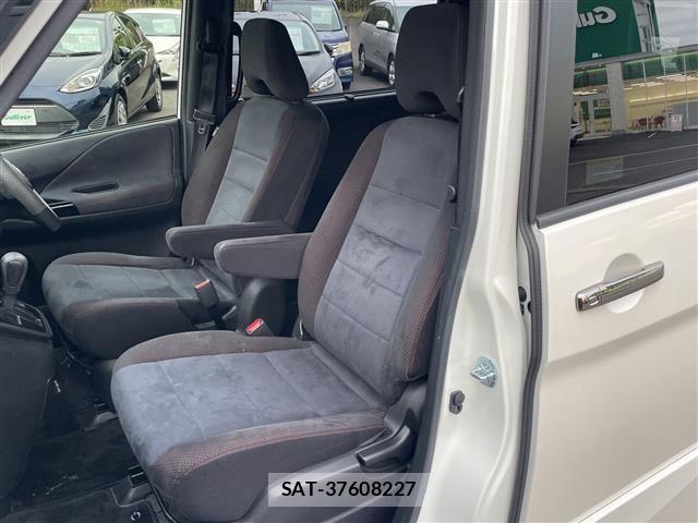 Nissan SERENA 2018 8717139-2
