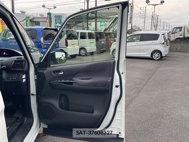 Nissan SERENA 2018 8717139-20