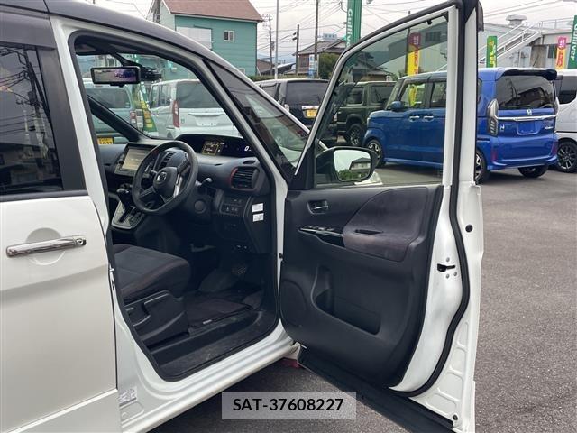 Nissan SERENA 2018 8717139-22