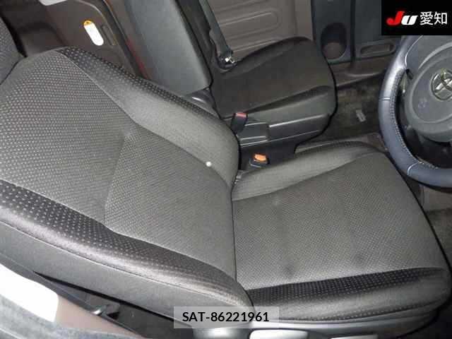 Toyota SPADE 2017 8863047-6