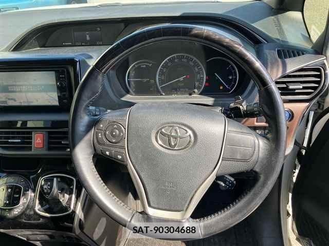 Toyota ESQUIRE 2015 8716782-3