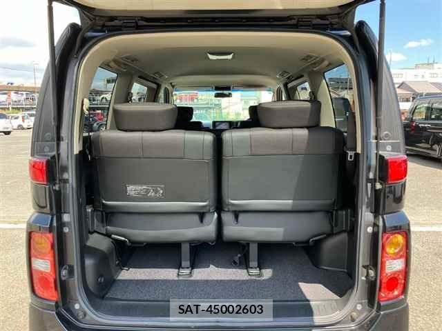 Nissan ELGRAND 2009 8709706-10