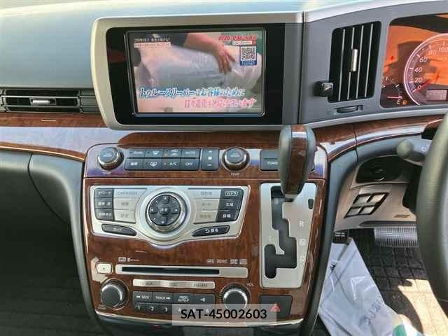 Nissan ELGRAND 2009 8709706-6