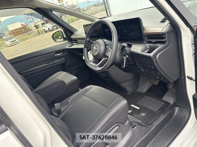 Nissan SERENA 2023 8717140-4