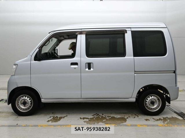 Daihatsu HIJET VAN 2016 8858412-4
