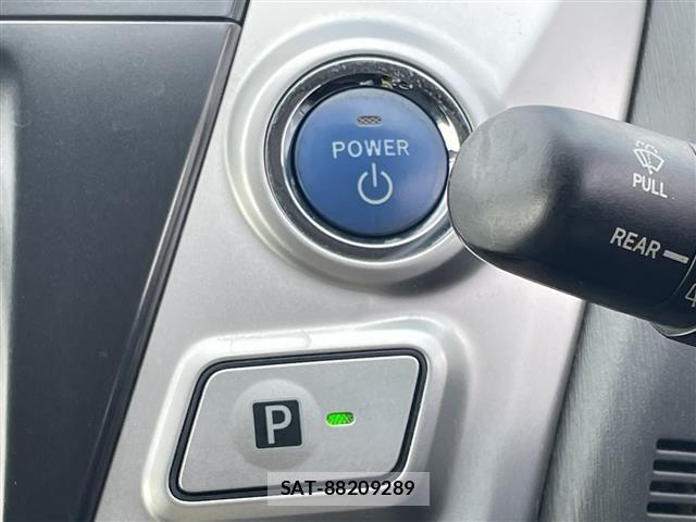 Toyota PRIUS 2013 8938709-1