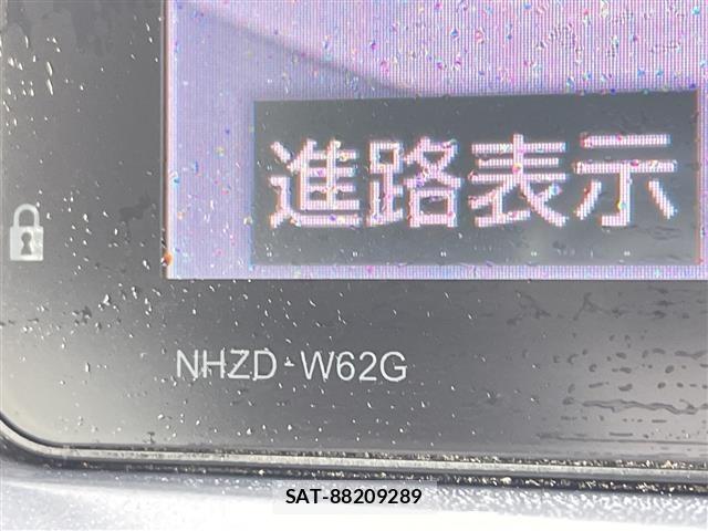 Toyota PRIUS 2013 8938709-16