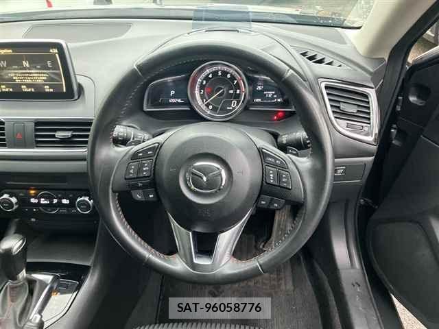 Mazda AXELA 2013 8911784-3