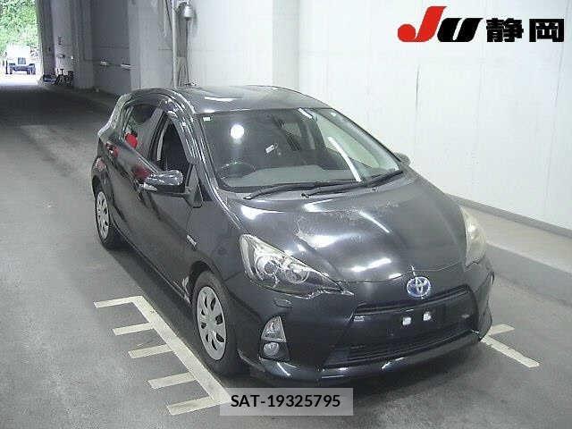 Toyota AQUA 2013 8944279-0