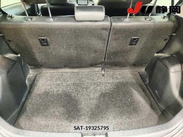 Toyota AQUA 2013 8944279-9