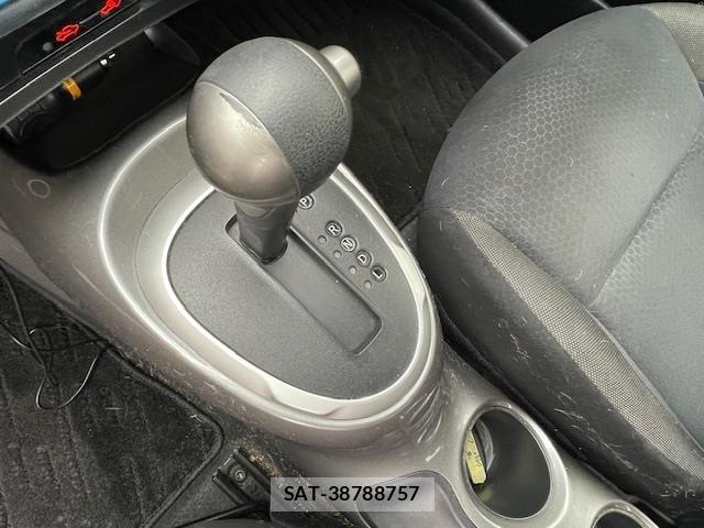 Nissan JUKE 2012 8734188-3