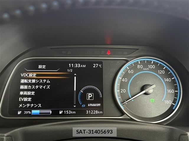 Nissan LEAF 2022 8748189-10