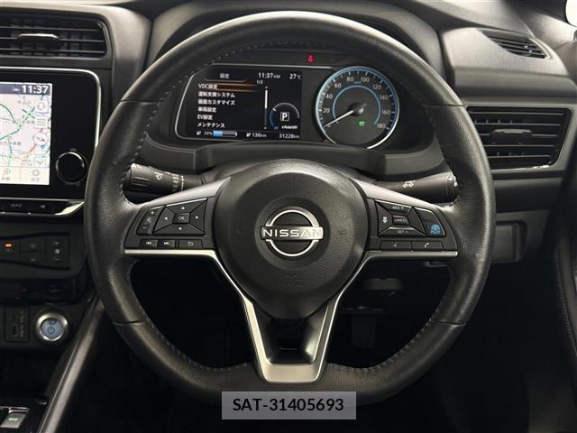 Nissan LEAF 2022 8748189-11
