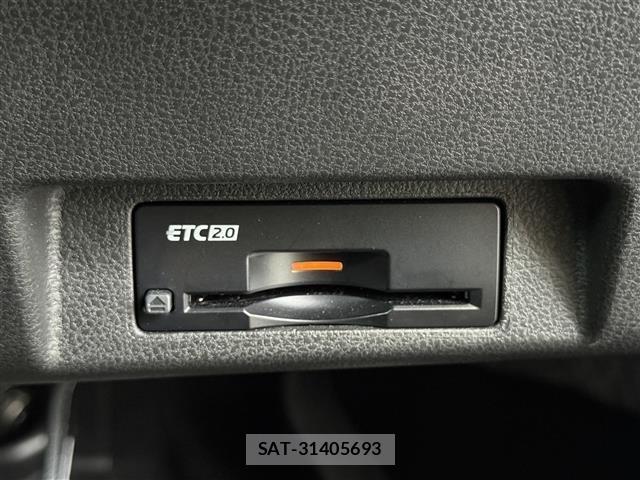 Nissan LEAF 2022 8748189-16
