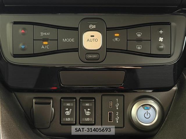 Nissan LEAF 2022 8748189-17