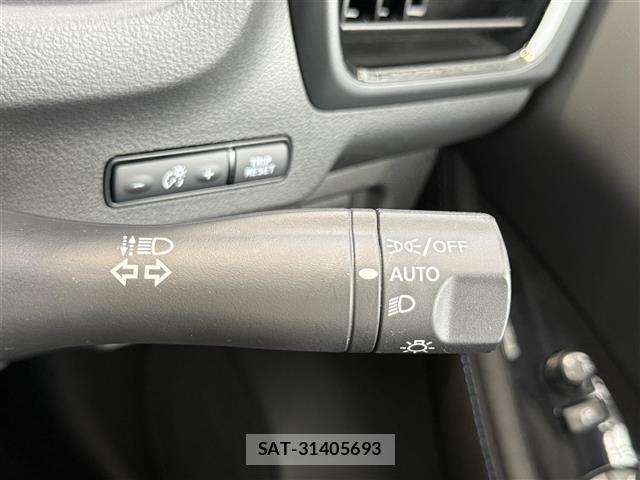 Nissan LEAF 2022 8748189-2