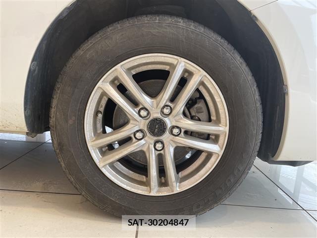 Toyota ISIS 2014 8947932-20
