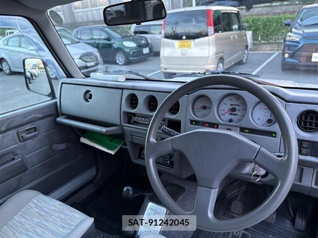 Suzuki JIMNY 1997 8748826-15