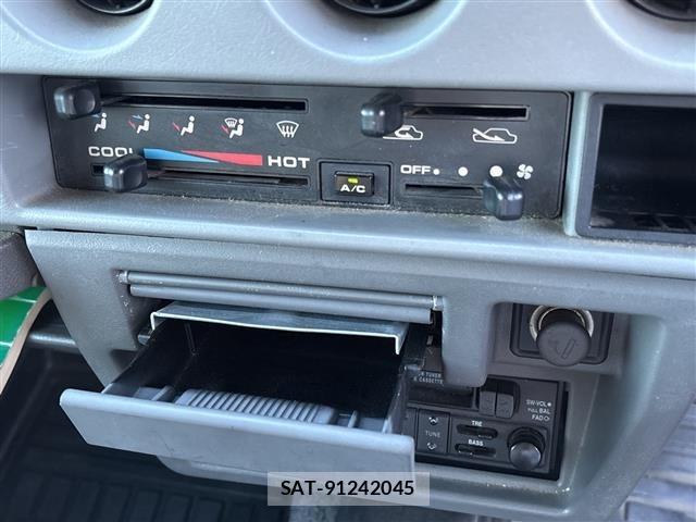 Suzuki JIMNY 1997 8748826-19