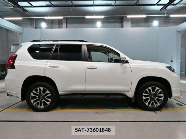 Toyota LAND CRUISER PRADO 2023 8774175-3