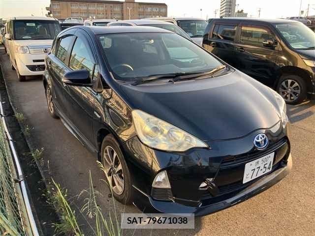 Toyota AQUA 2014 8949428-0
