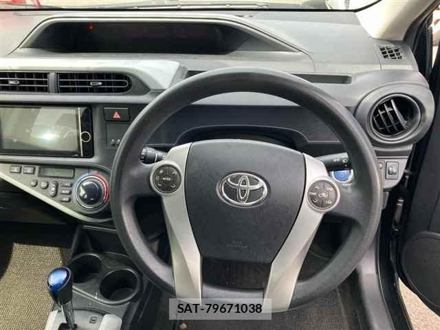 Toyota AQUA 2014 8949428-3