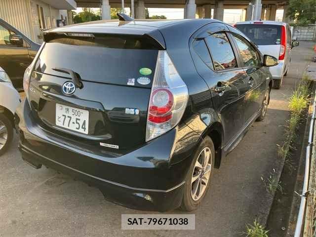 Toyota AQUA 2014 8949428-5