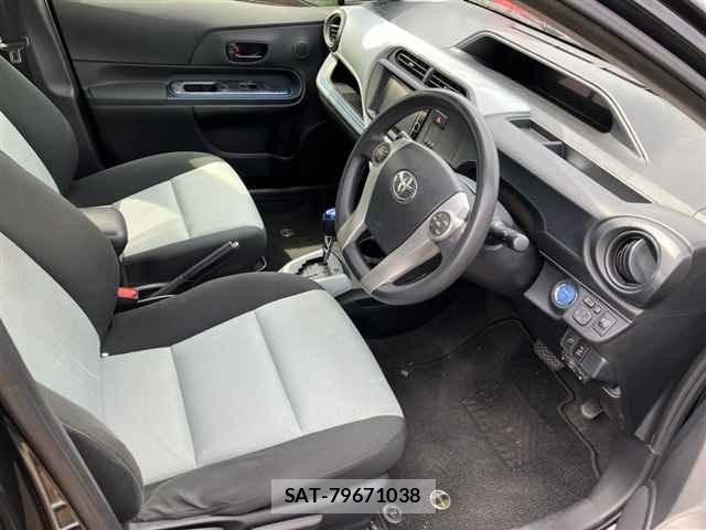 Toyota AQUA 2014 8949428-7