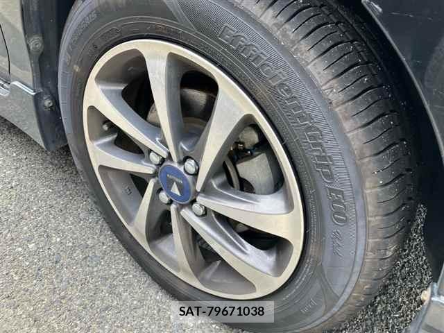 Toyota AQUA 2014 8949428-9