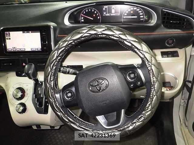 Toyota SIENTA 2015 8672235-8