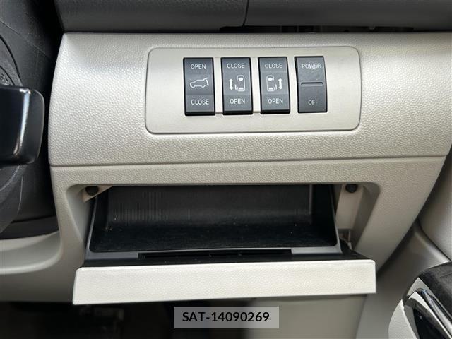 Mazda MPV 2009 8718704-7