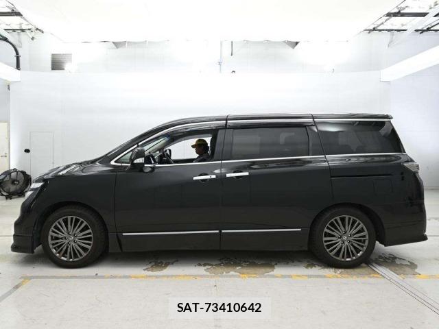 Nissan ELGRAND 2019 8908965-4